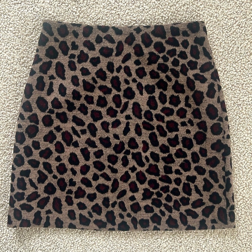 Ann Taylor Fuzzy Wool Blend Mini Skirt Size 4P - Picture 3 of 10